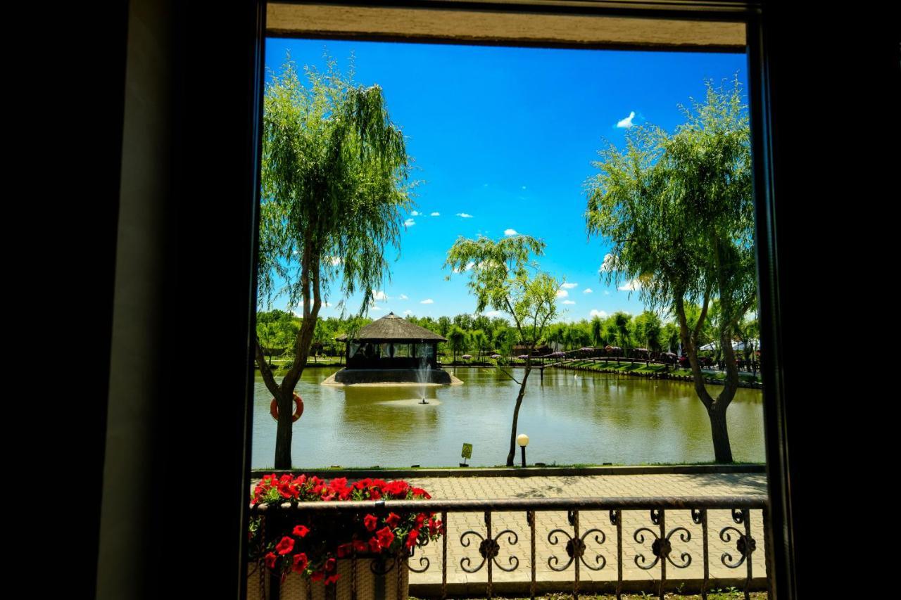 La Casa Cu Stuf Hotel Baldovinesti Luaran gambar